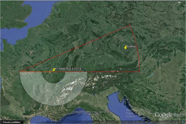 Projekce vyzařovacího diagramu radaru do plochy 100km na zemí a teoretický limit příjmu přímého signálu z této plochy.